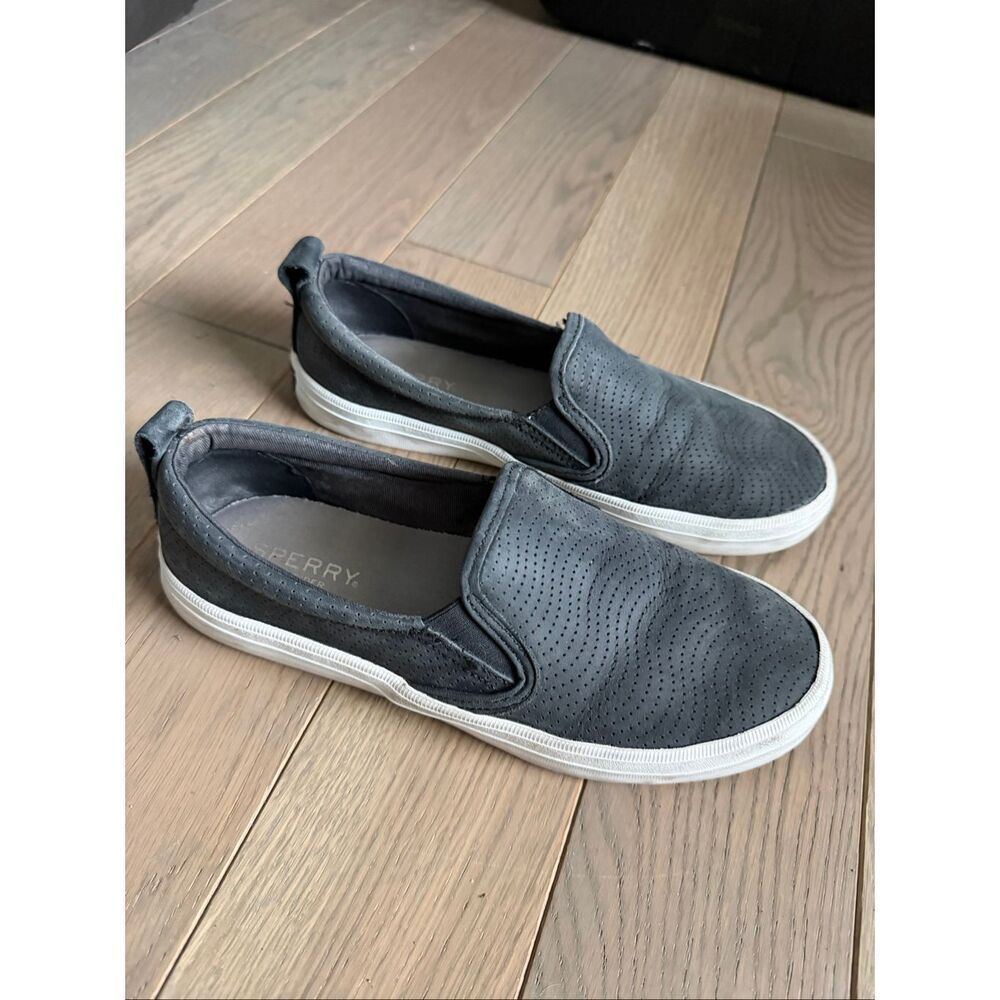 Sperry Top Sider Women’s 7 Gray Shoes! In good shape.